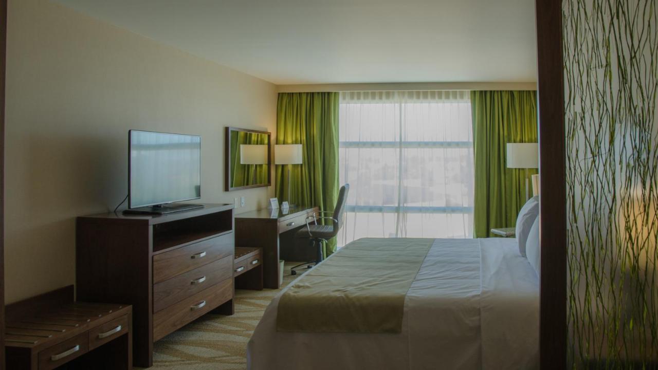 Holiday Inn Express And Suites Celaya By Ihg Exterior photo