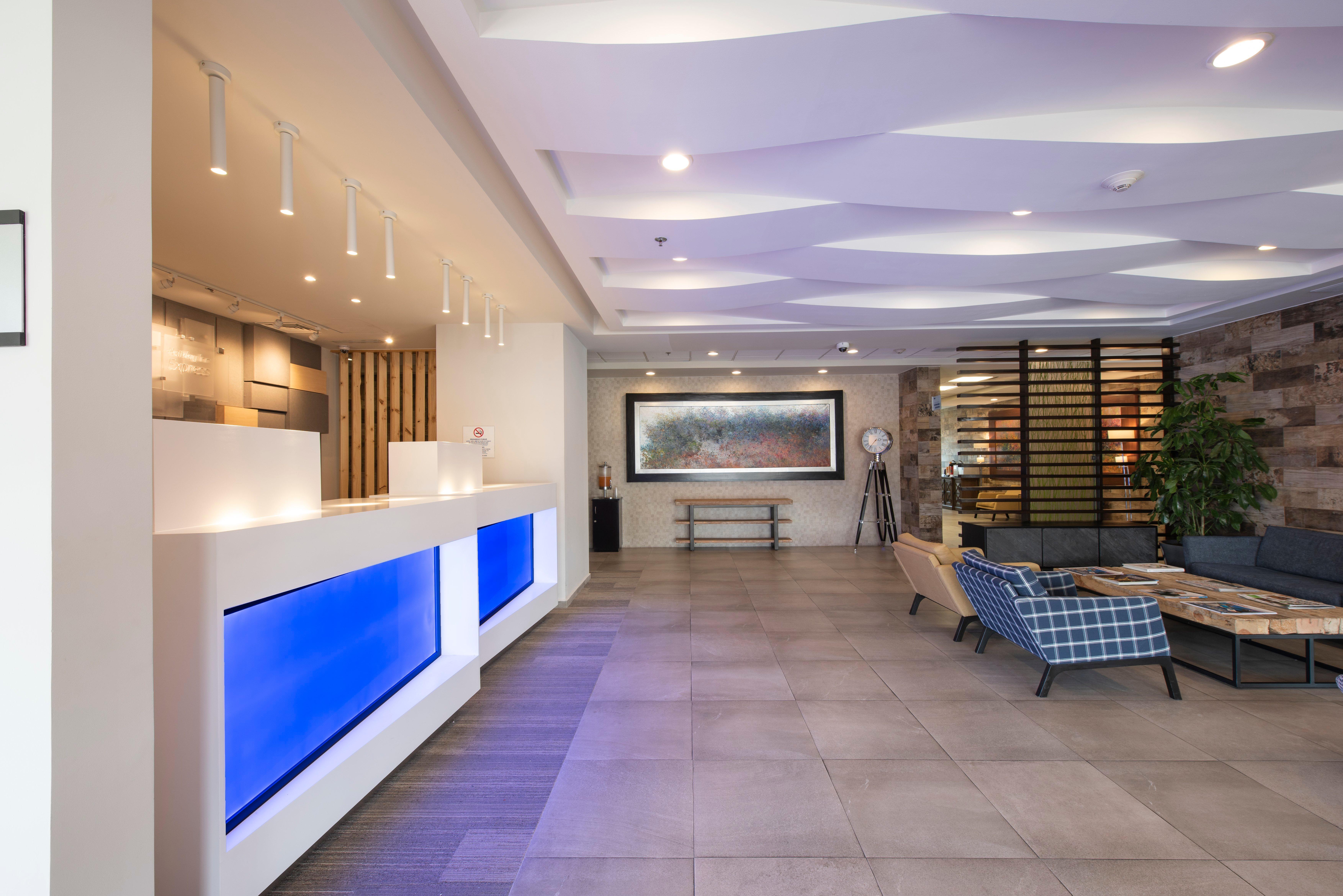 Holiday Inn Express And Suites Celaya By Ihg Exterior photo